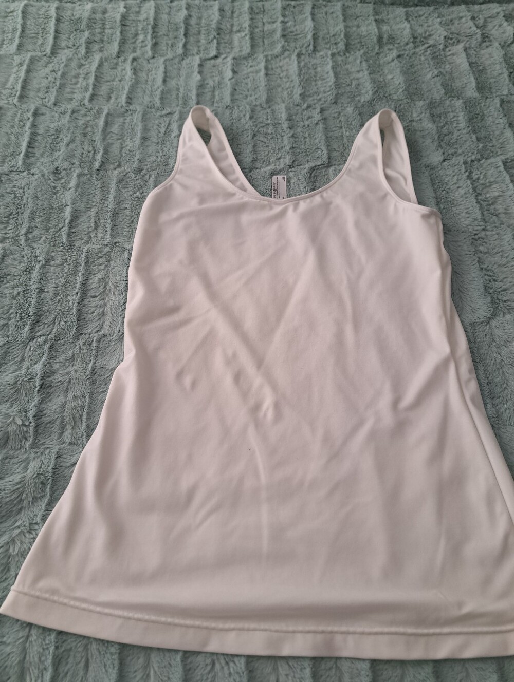 FLEXEES Shapewear white Scoop Neck Tank Top Layering tee stretch minimalist XL